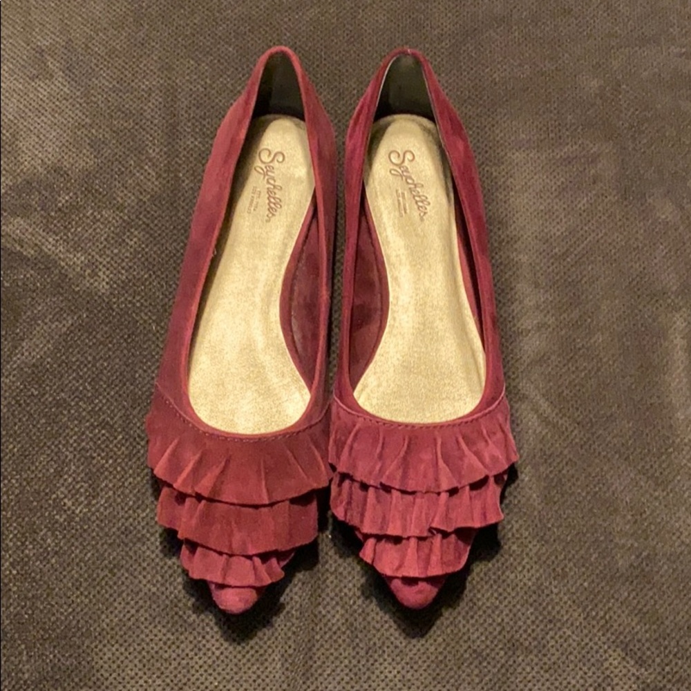 Seychelles Downstage burgundy suede ruffle flats